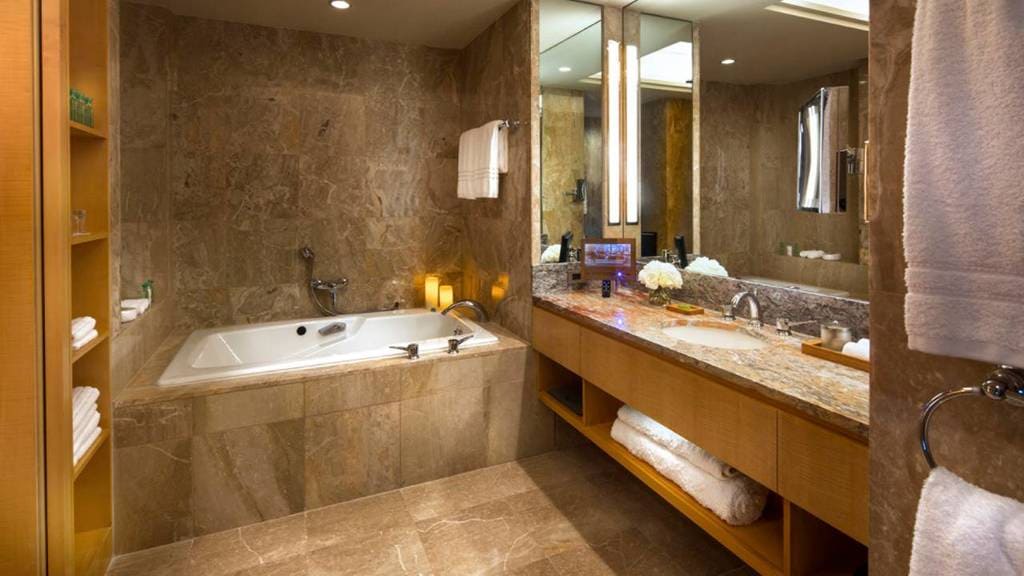 Four Seasons New York Jacuzzi