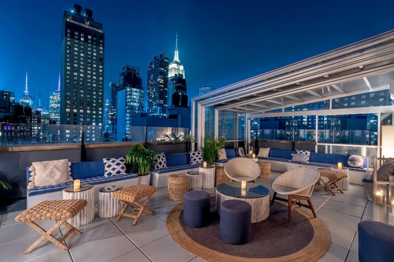 Sandbar Rooftop Hilton New York Fashion District 