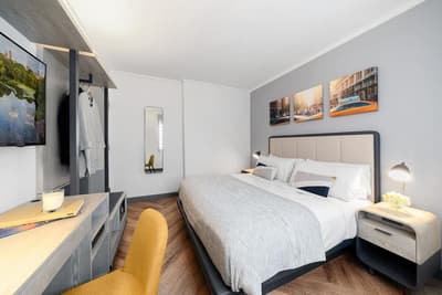 Citadines Connect Fifth Avenue Hotel